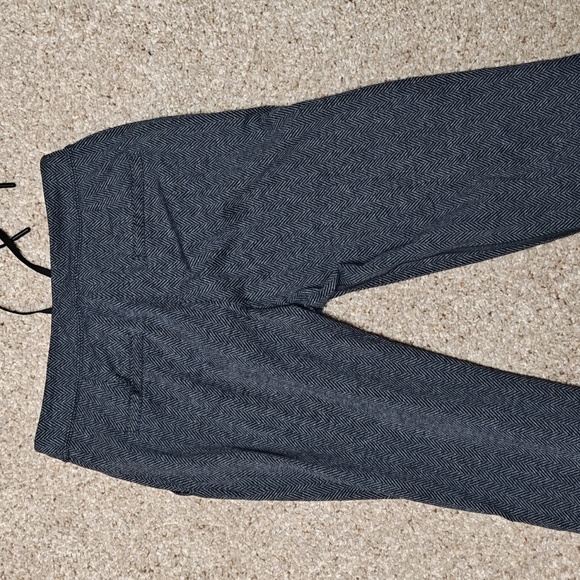 Lululemon joggers - Picture 3 of 3